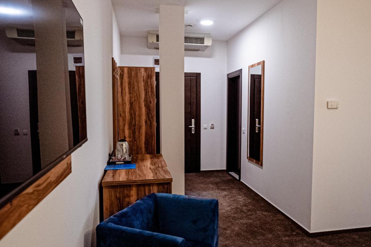 Raay Hotel Brăila Екстериор снимка