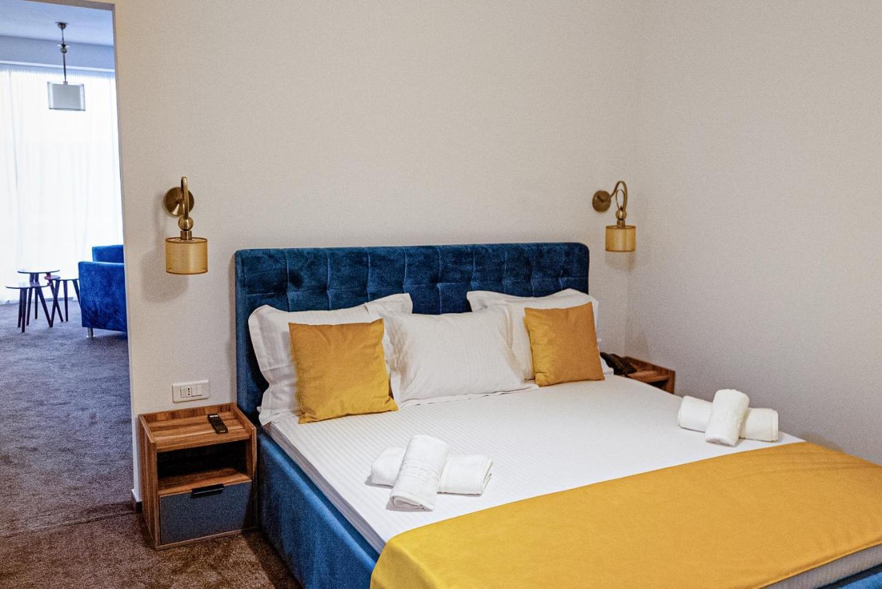 Raay Hotel Brăila Екстериор снимка